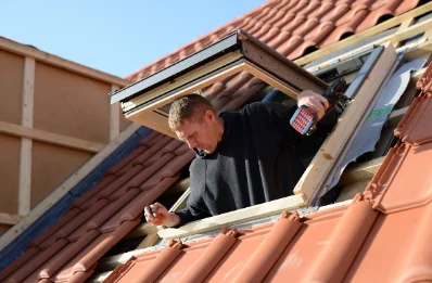 Pose de fenêtres de toit Velux à Coustouges